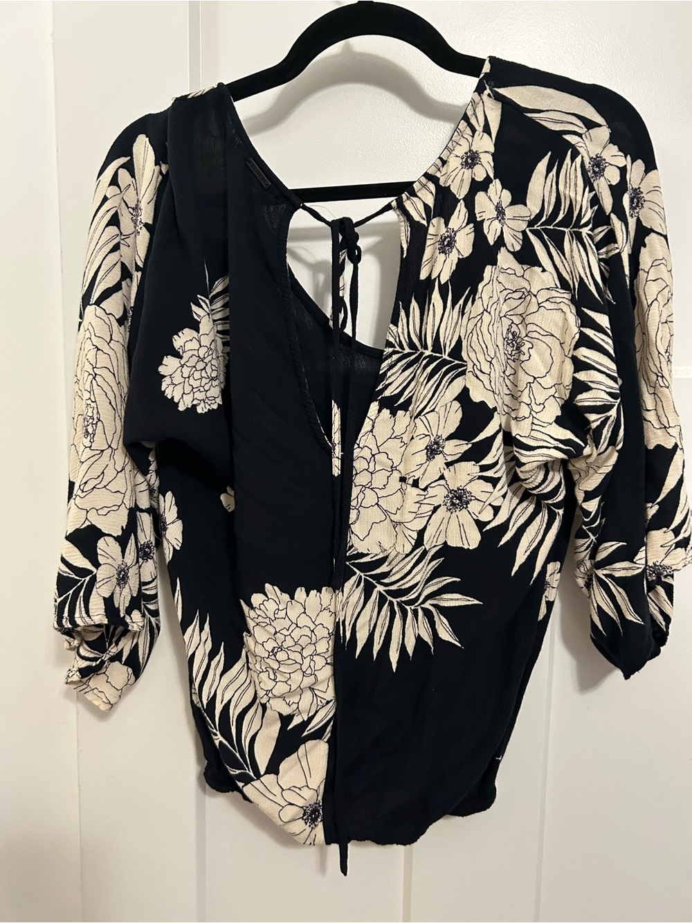 Billabong Black and Cream Floral Tie-Back Blouse.